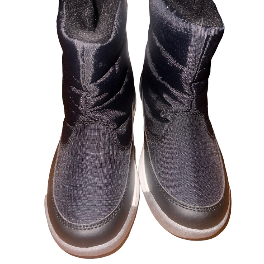 Kids all-weather boots